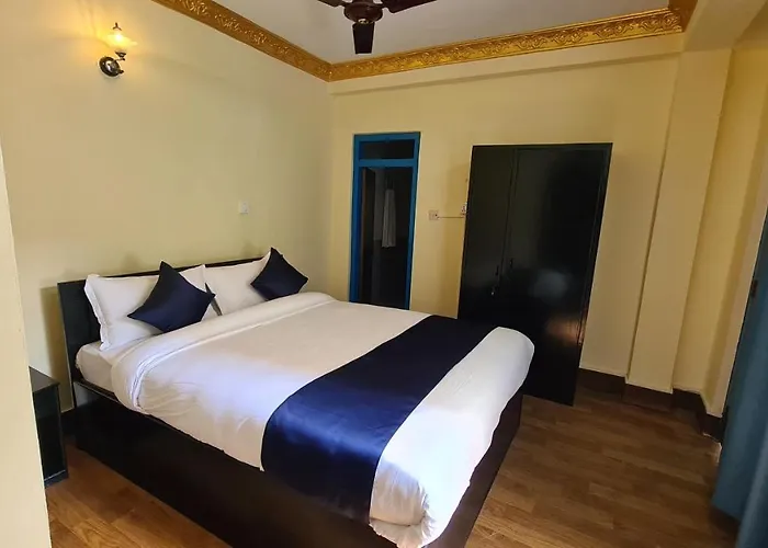 Temple Town Hotel *