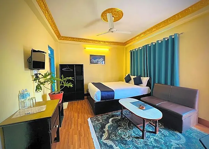Temple Town Hotel *